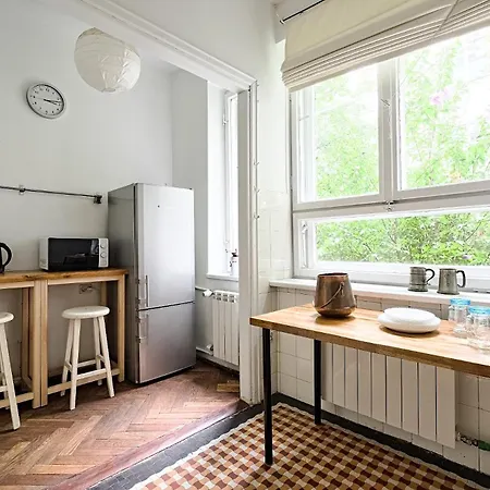 Urban Nest - Wilcza 69 ワルシャワ