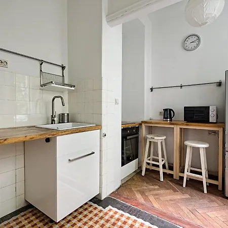 Urban Nest - Wilcza 69 *