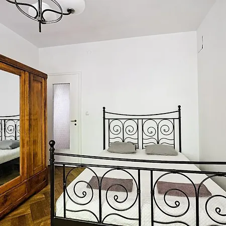 Urban Nest - Wilcza 69